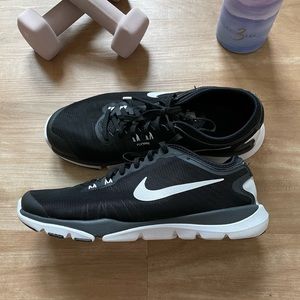Nike Flex Supreme TR 4 Women's Black Cross Trainers